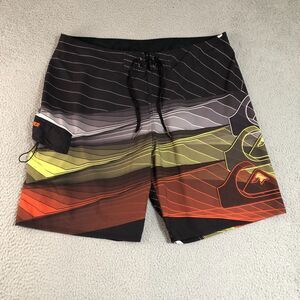 Quiksilver Shorts Men 40 Black Boardshorts Surfer Swim Trunks Swimwear Pool Logo